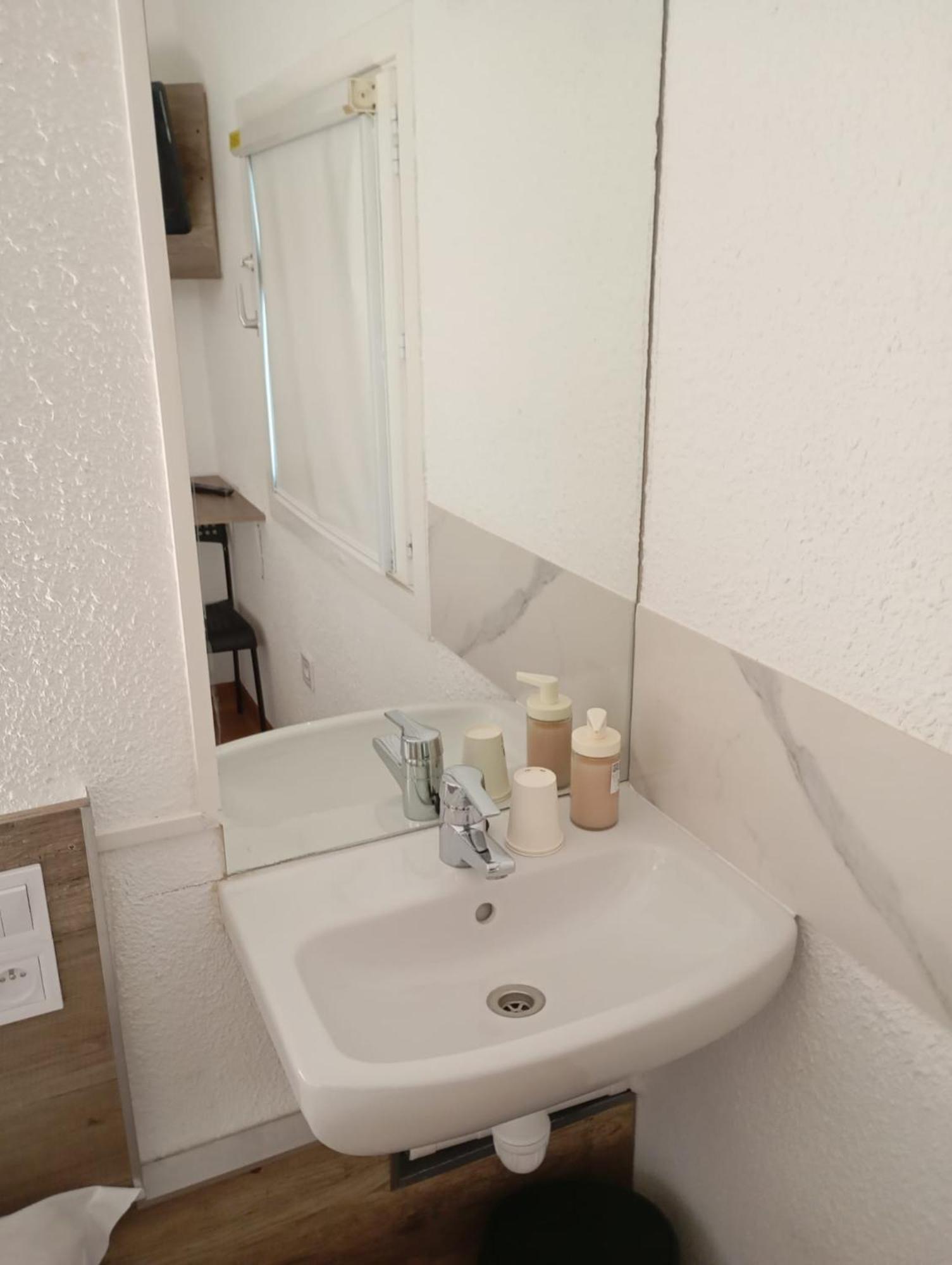Hotel Thania Frontignan Eksteriør bilde
