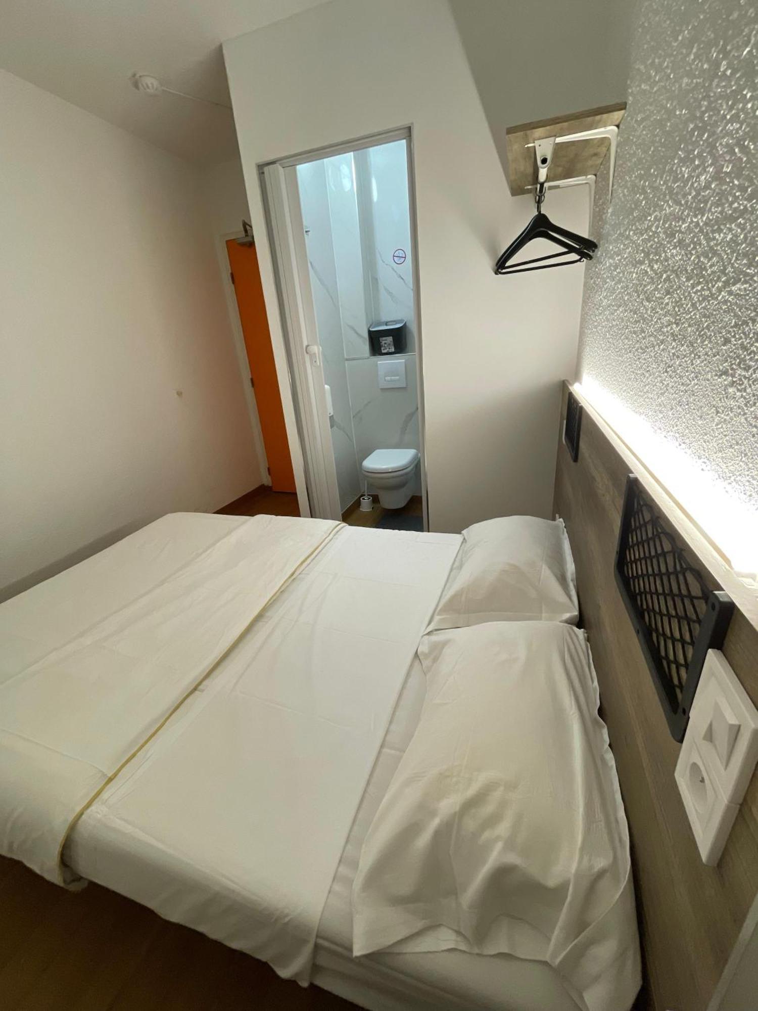 Hotel Thania Frontignan Eksteriør bilde